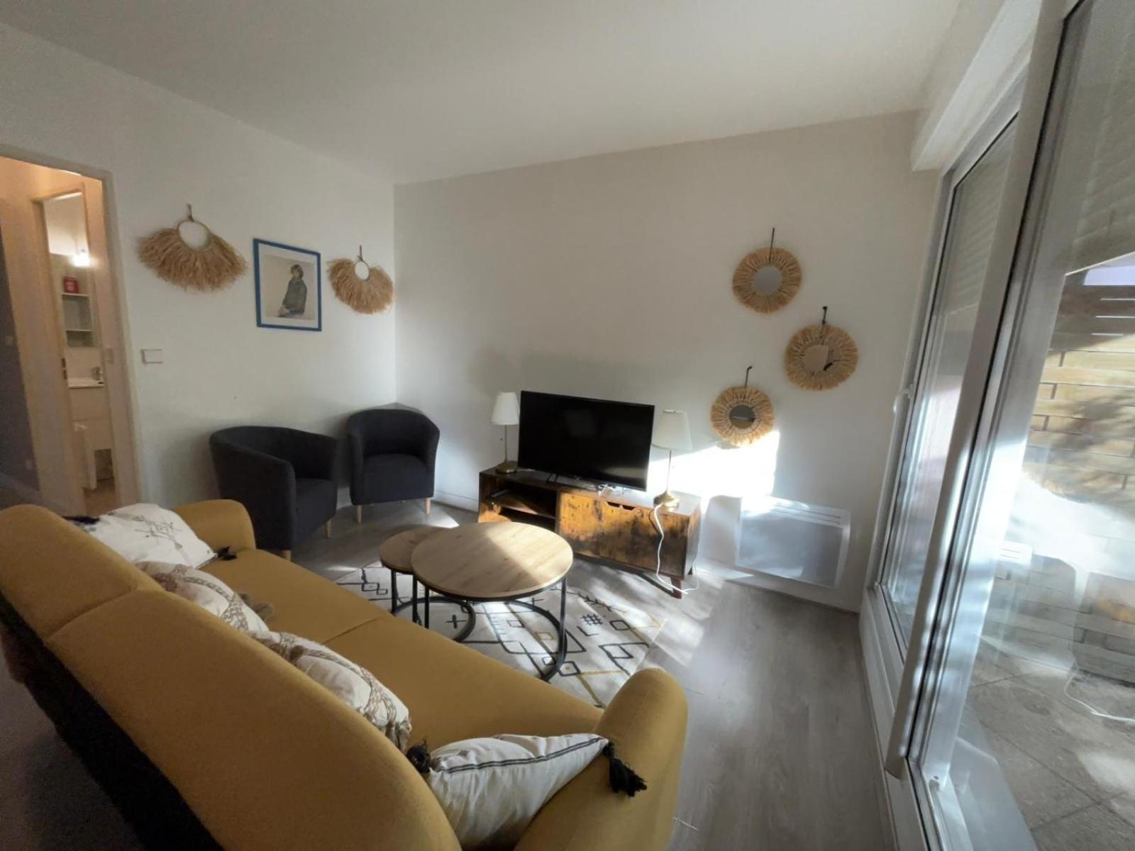 Appartement En Centre Ville Avec Cour Face Au Parc Pasteur Orléans Exterior foto