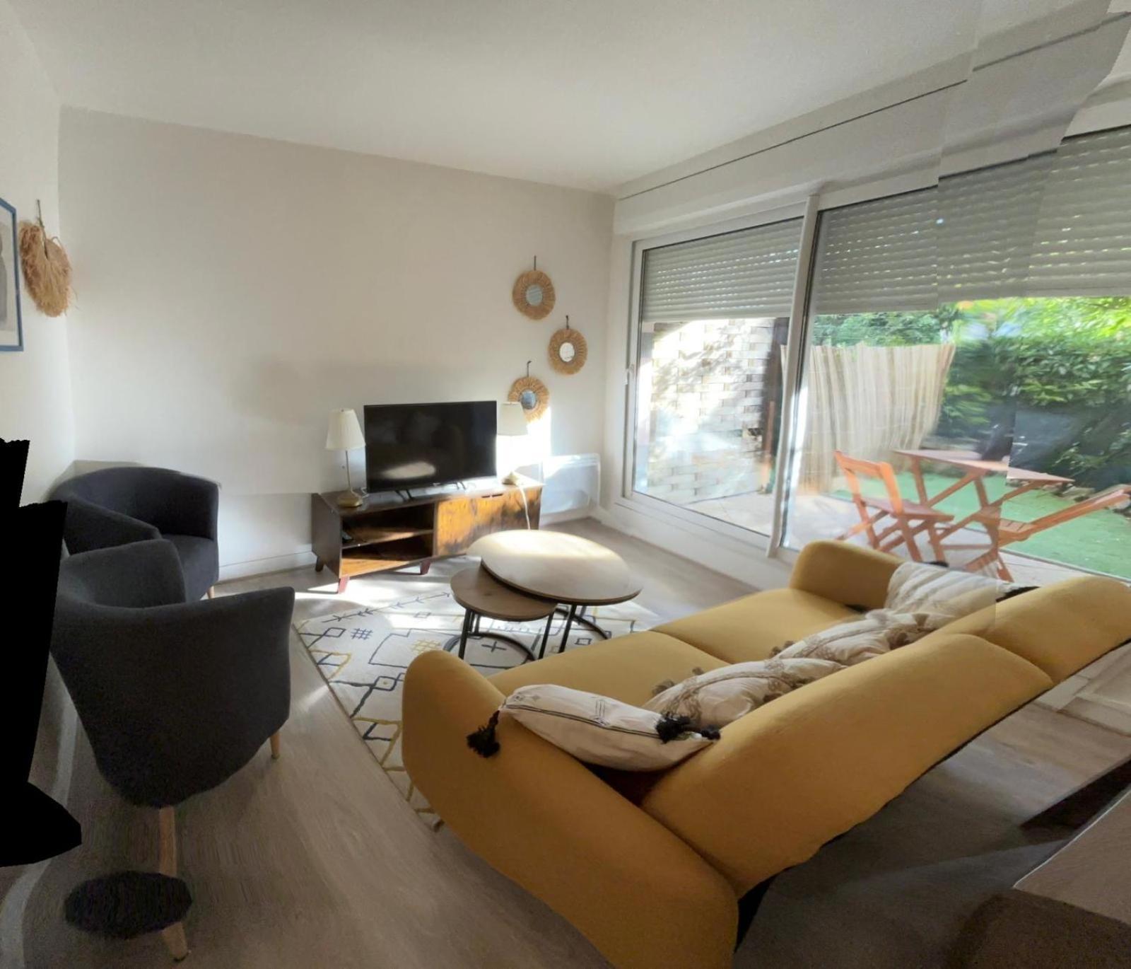 Appartement En Centre Ville Avec Cour Face Au Parc Pasteur Orléans Exterior foto